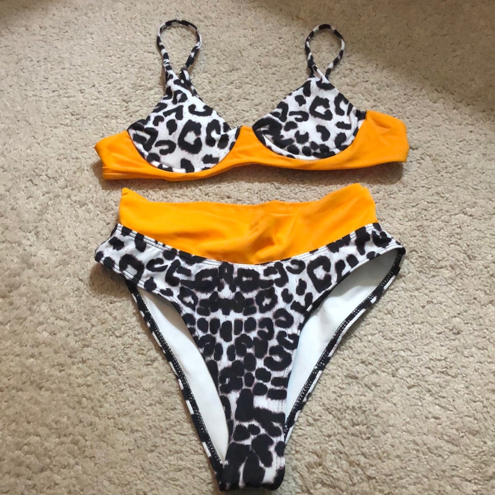 Leopard bikini